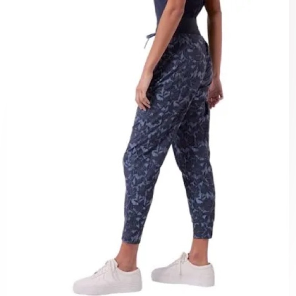 Athleta Trekkie North Printed Crop Jogger NWOT
